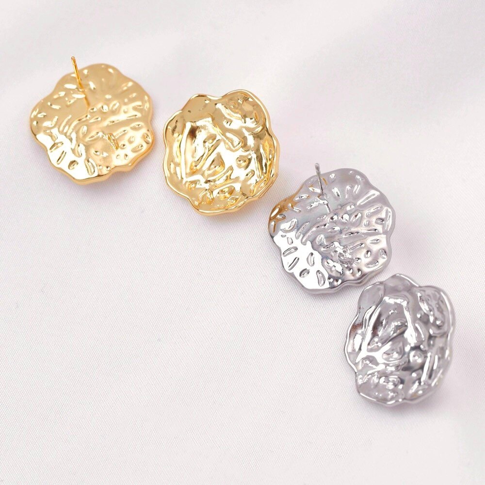 2 stuks 18K vergulde geplooide - Pearl Stud Earrings recensie en prijs